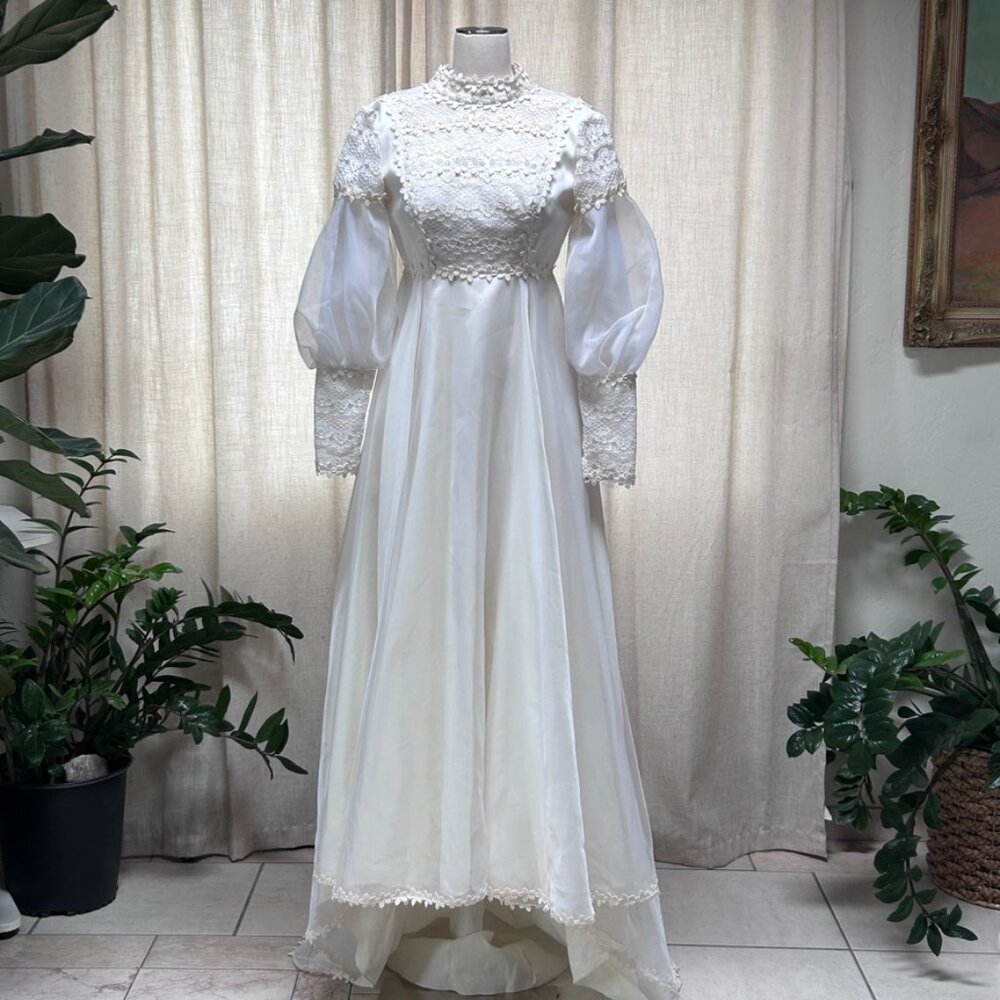 Vintage 70s Floral Lace Prairie Wedding Dress Cottagecore Boho Bridal Gown XS